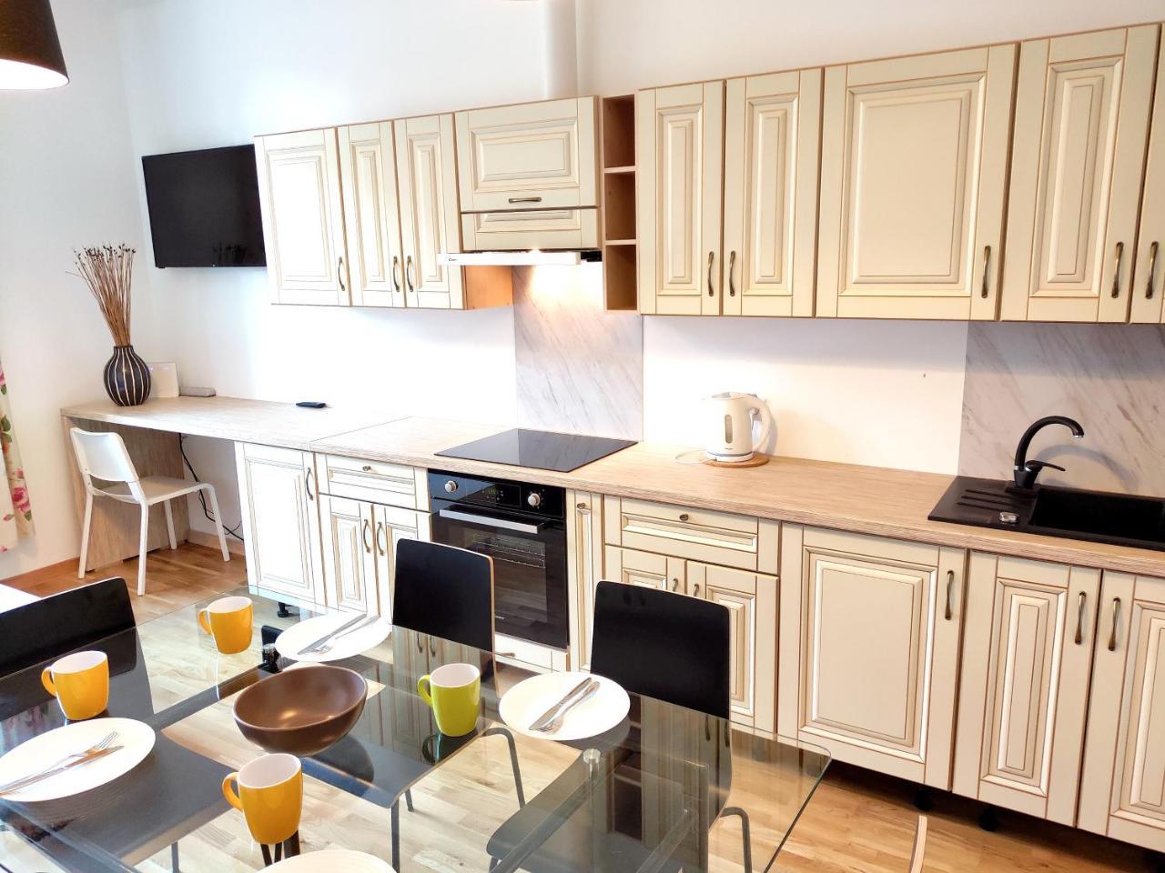 Brivibas Center Apartments Рига Екстериор снимка