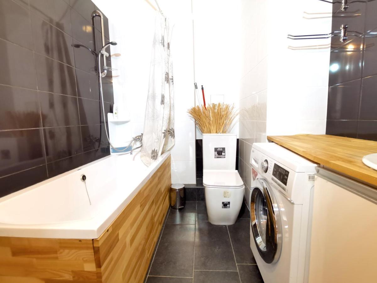 Brivibas Center Apartments Рига Екстериор снимка